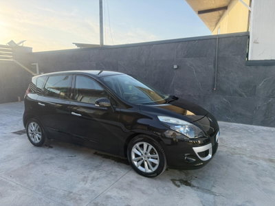Renault Scenic E-Tech Electric 2.0 dCi 150CV Proactive Luxe (2)