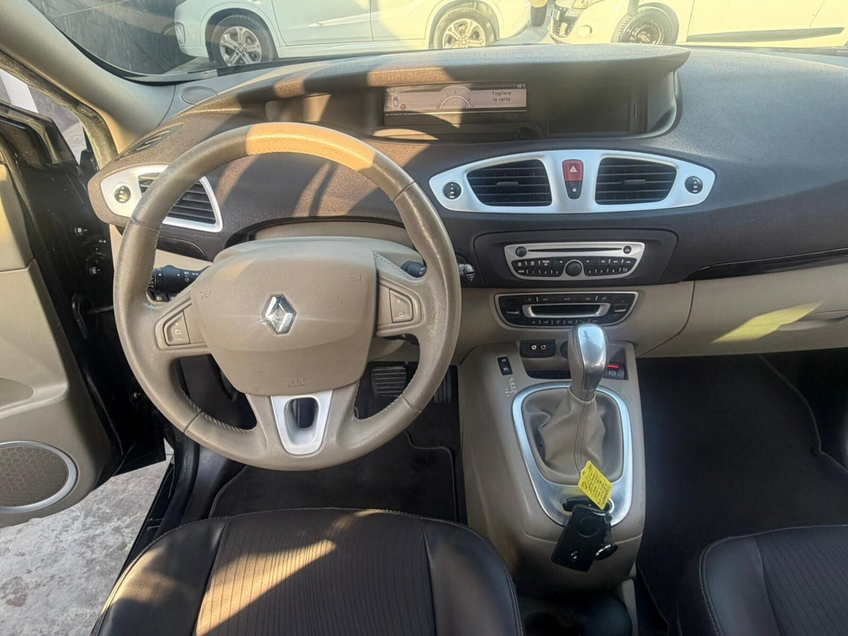 Renault Scenic E-Tech Electric 2.0 dCi 150CV Proactive Luxe (8)