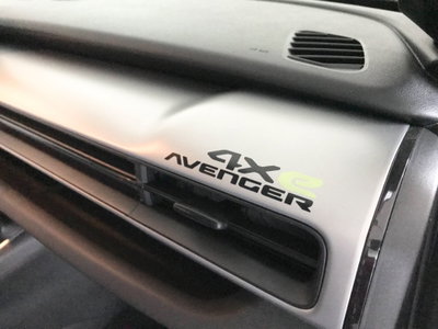 Jeep Avenger 1.2 turbo e-hybrid mhev Upland 4xe 145cv edct6 (11)