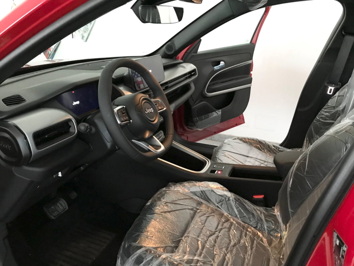 Jeep Avenger 1.2 turbo e-hybrid mhev Upland 4xe 145cv edct6 (12)