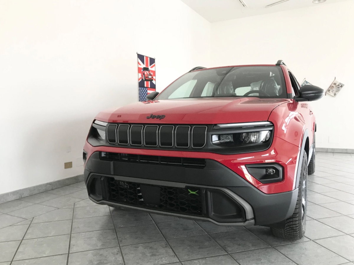 Jeep Avenger 1.2 turbo e-hybrid mhev Upland 4xe 145cv edct6 (2)