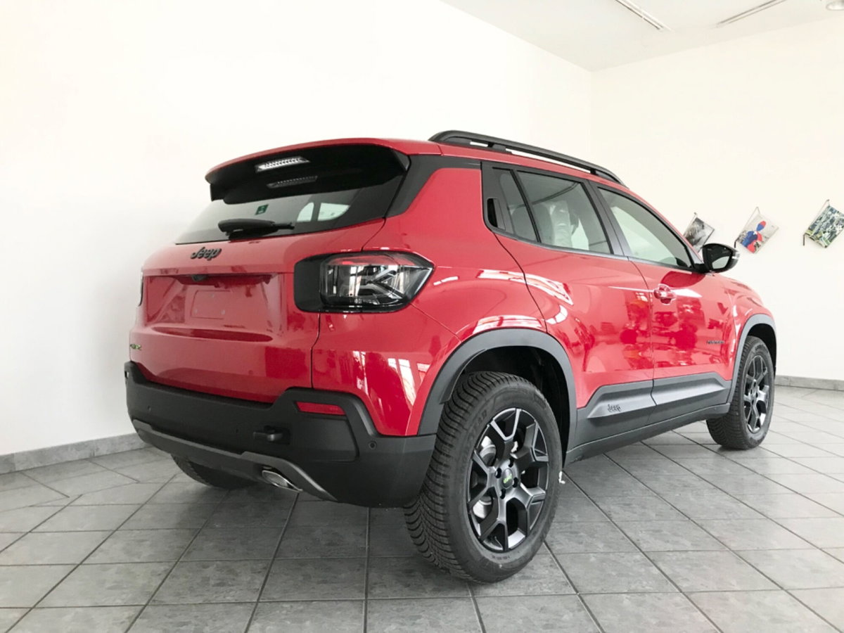 Jeep Avenger 1.2 turbo e-hybrid mhev Upland 4xe 145cv edct6 (6)