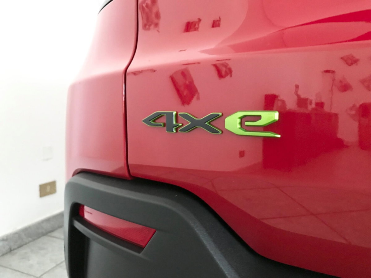 Jeep Avenger 1.2 turbo e-hybrid mhev Upland 4xe 145cv edct6 (7)
