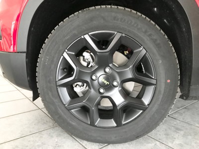 Jeep Avenger 1.2 turbo e-hybrid mhev Upland 4xe 145cv edct6 (8)