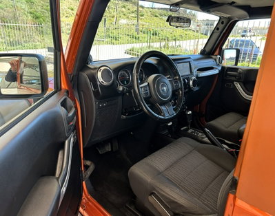 Jeep Wrangler Unlimited 2.8 CRD DPF Rubicon Auto (2)