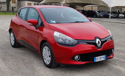 Renault Clio 1.2 75CV 5 porte Costume National usata