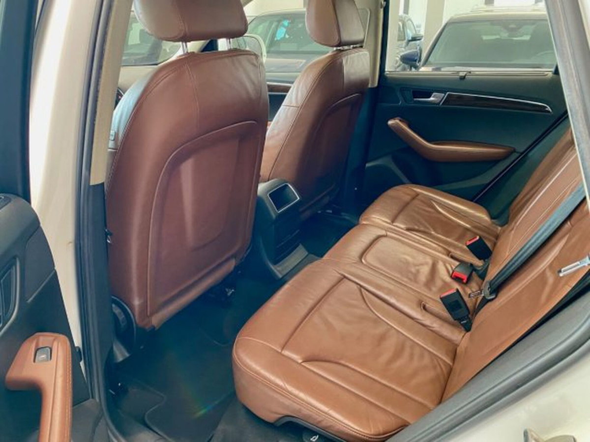 Audi Q5 2.0 TDI 170 CV quattro (10)