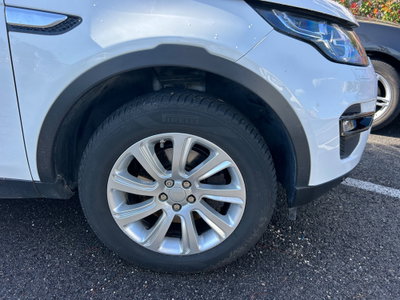 Land Rover Discovery Sport 2.0 TD4 150 CV Dark Edition (2)