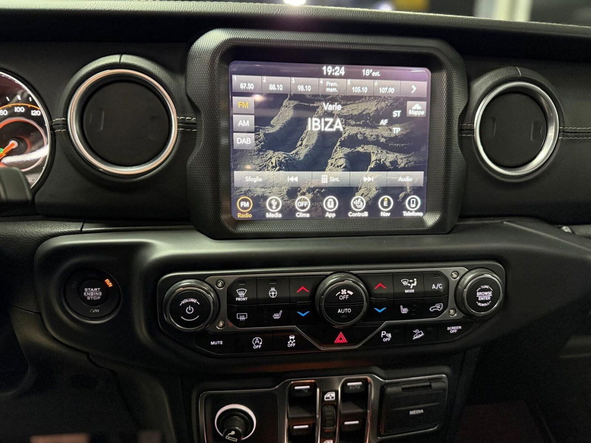Jeep Wrangler Unlimited 2.2 Mjt II Sahara (15)