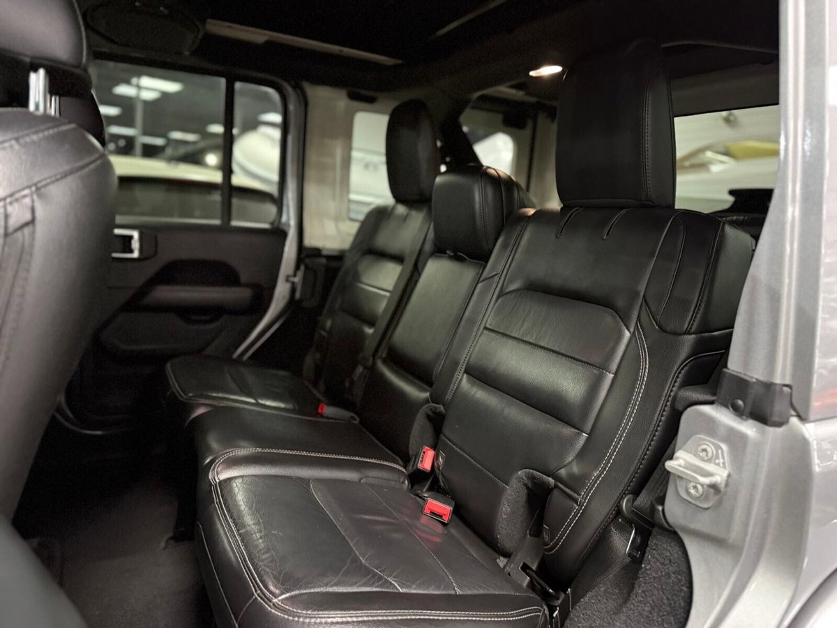 Jeep Wrangler Unlimited 2.2 Mjt II Sahara (9)