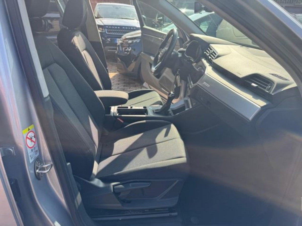 Audi Q3 Sportback 35 TFSI S tronic Business Plus (19)