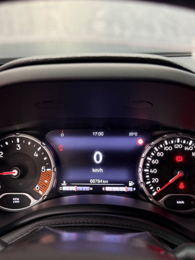 Jeep Renegade 1.6 Mjt DDCT 120 CV S (13)