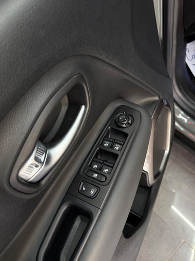 Jeep Renegade 1.6 Mjt DDCT 120 CV S (15)