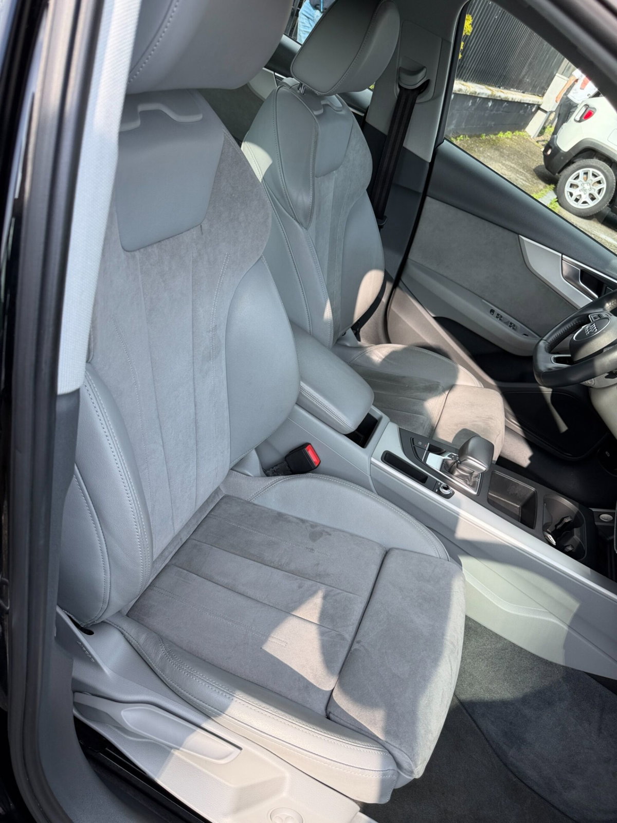 Audi A4 Avant 35 TDI/163 CV S tronic Business Advanced (13)