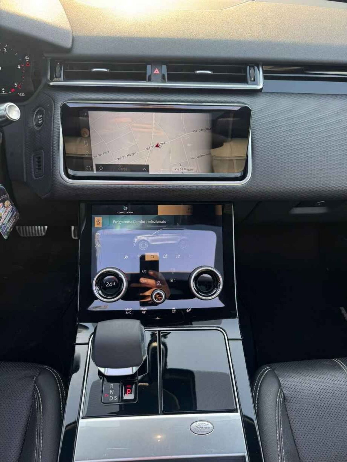 Land Rover Range Rover Velar 2.0D I4 204 CV R-Dynamic HSE (13)