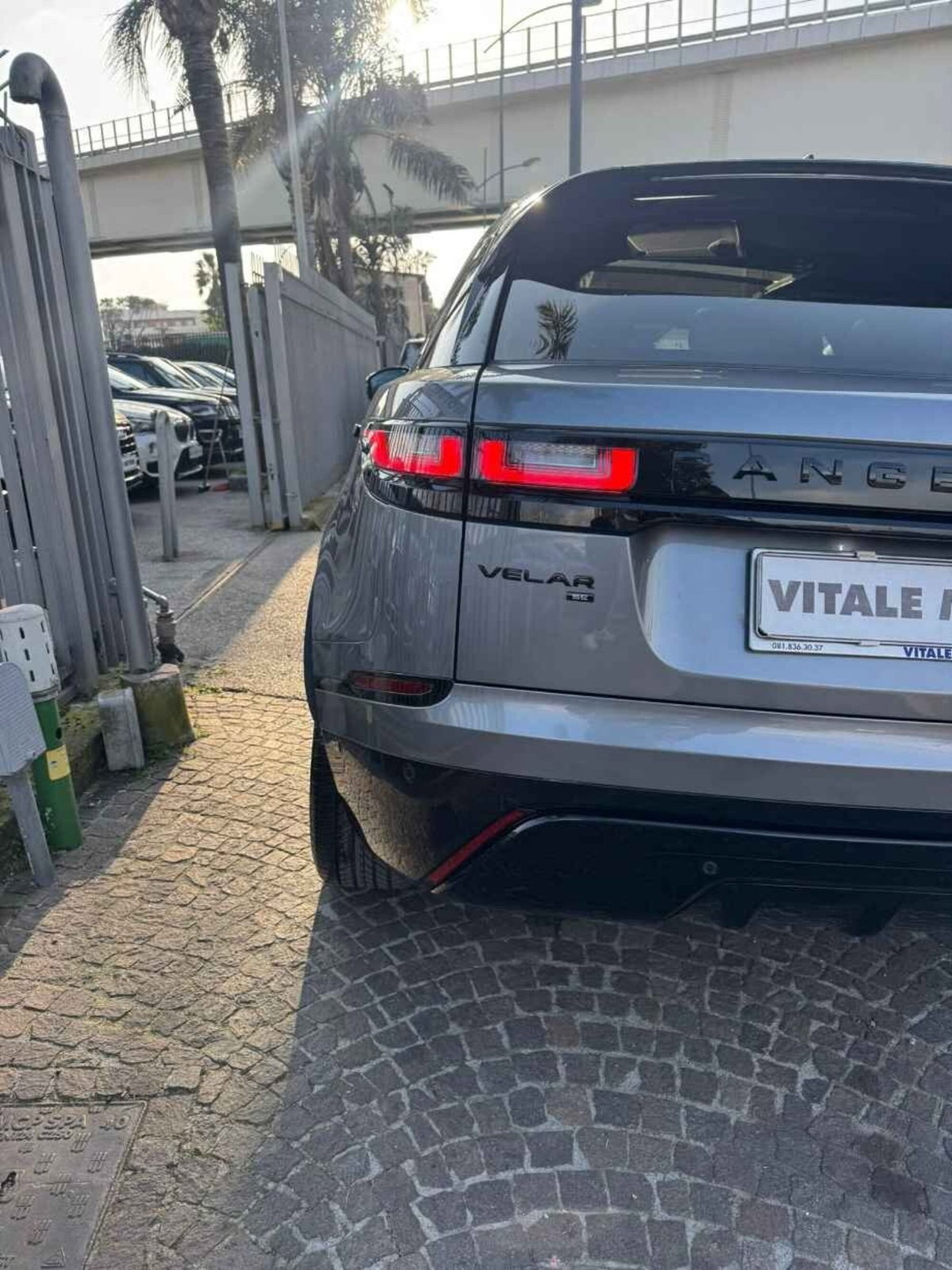 Land Rover Range Rover Velar 2.0D I4 204 CV R-Dynamic HSE (8)