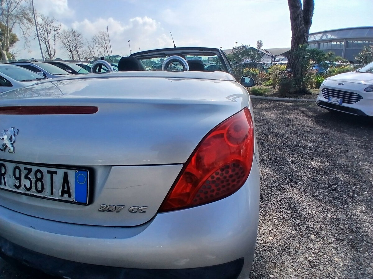 Peugeot 207 Cabrio VTi 120CV CC aut. Féline (14)
