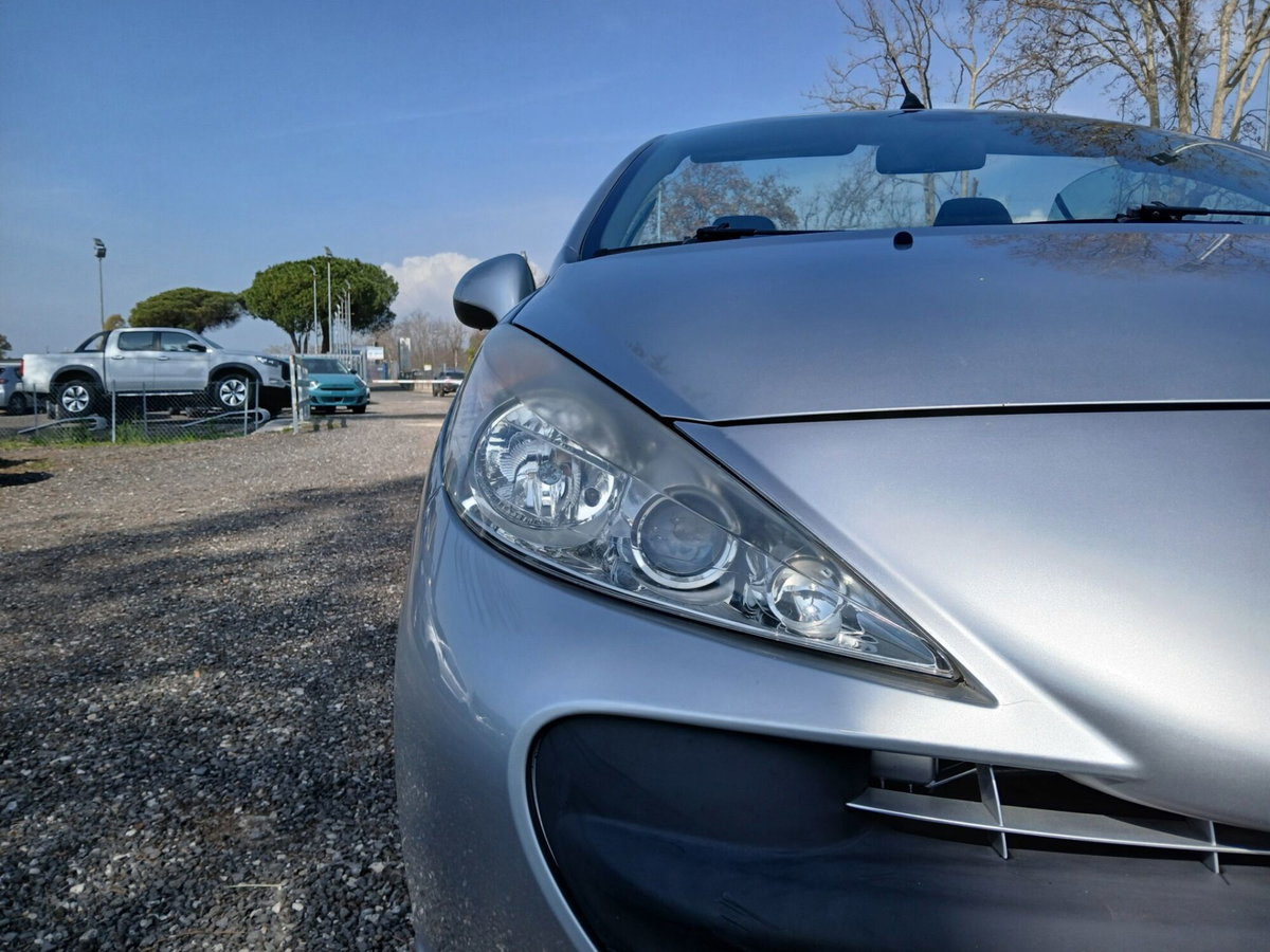 Peugeot 207 Cabrio VTi 120CV CC aut. Féline (9)