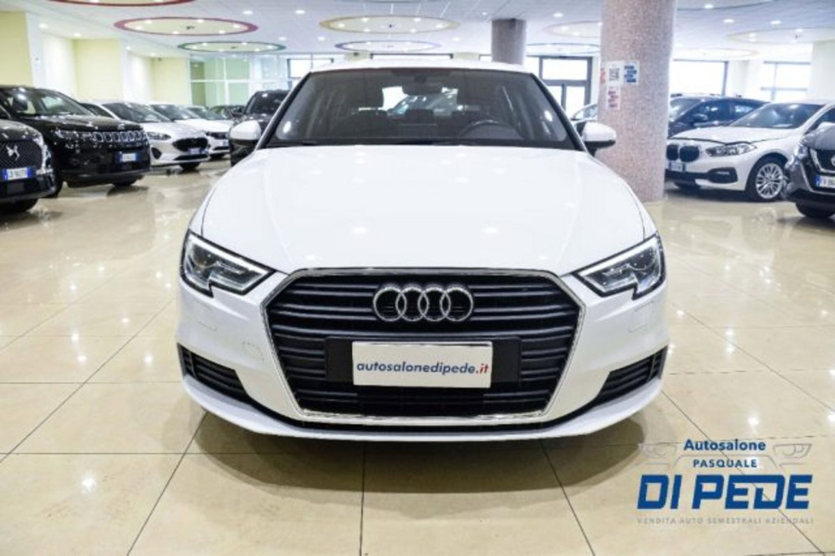 Audi A3 Sportback 35 TDI S tronic Business (2)