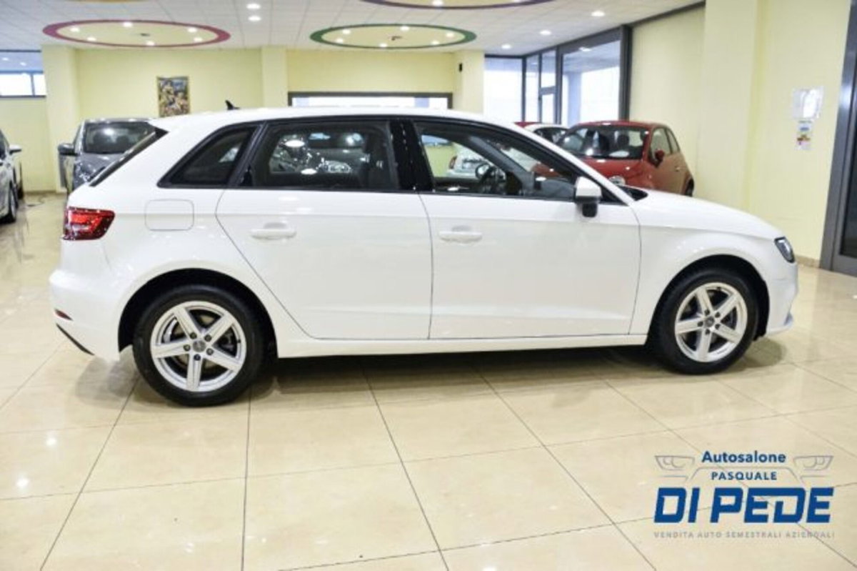 Audi A3 Sportback 35 TDI S tronic Business (7)