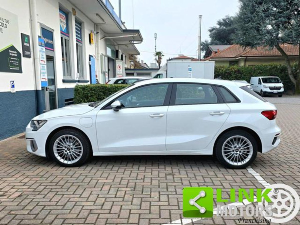 Audi A3 Sportback 40 TFSI e S tronic Business Advanced (4)