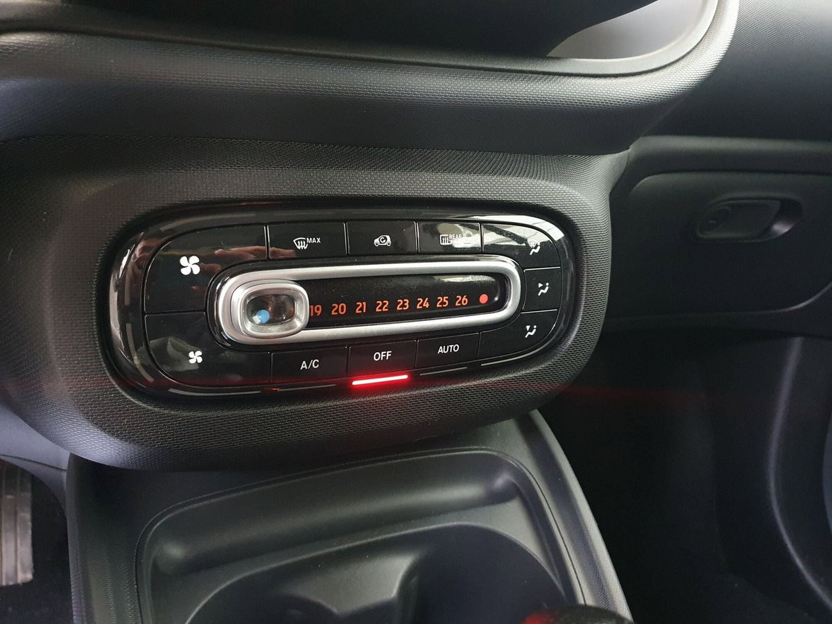 smart Fortwo EQ Passion Nightsky (16)