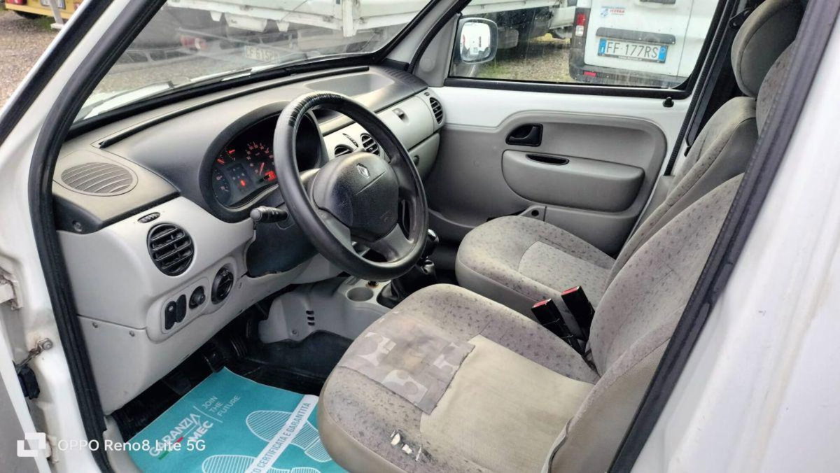 Renault Kangoo 1.5 dCi 80CV cat Confort Express (10)