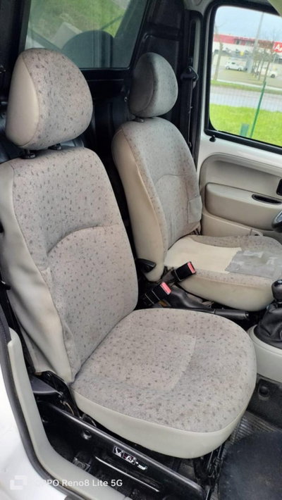 Renault Kangoo 1.5 dCi 80CV cat Confort Express (13)