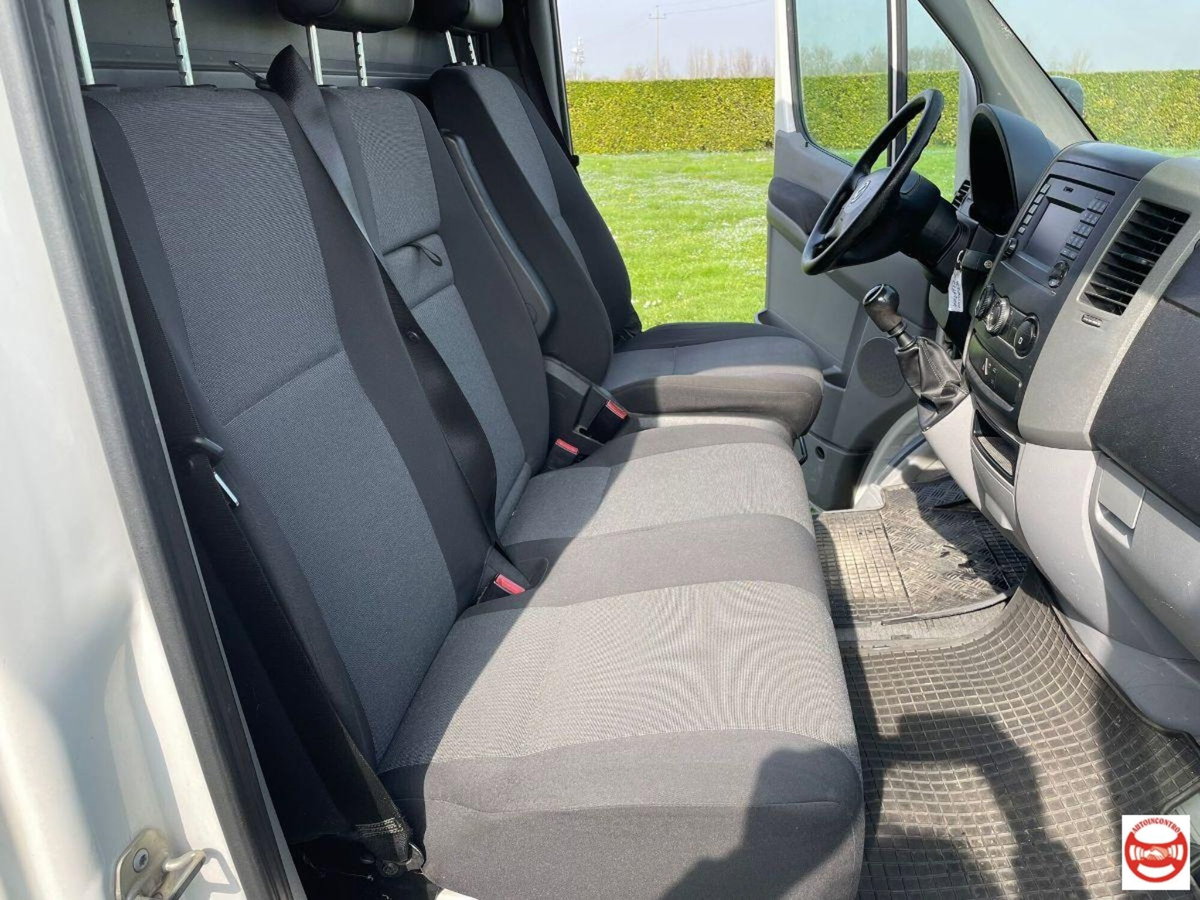 Volkswagen Veicoli Commerciali Crafter Furgone 35 2.0 TDI 136CV PL-TM Furgone Business (9)
