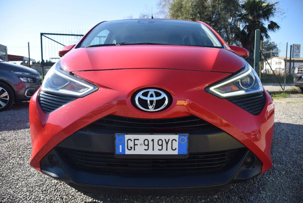 Toyota Aygo 1.0 VVT-i 72 CV 5 porte x-cool MMT (13)