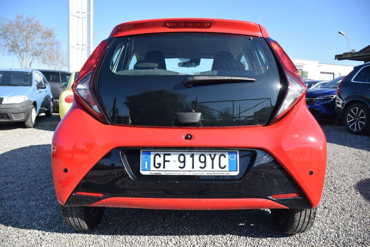 Toyota Aygo 1.0 VVT-i 72 CV 5 porte x-cool MMT (14)