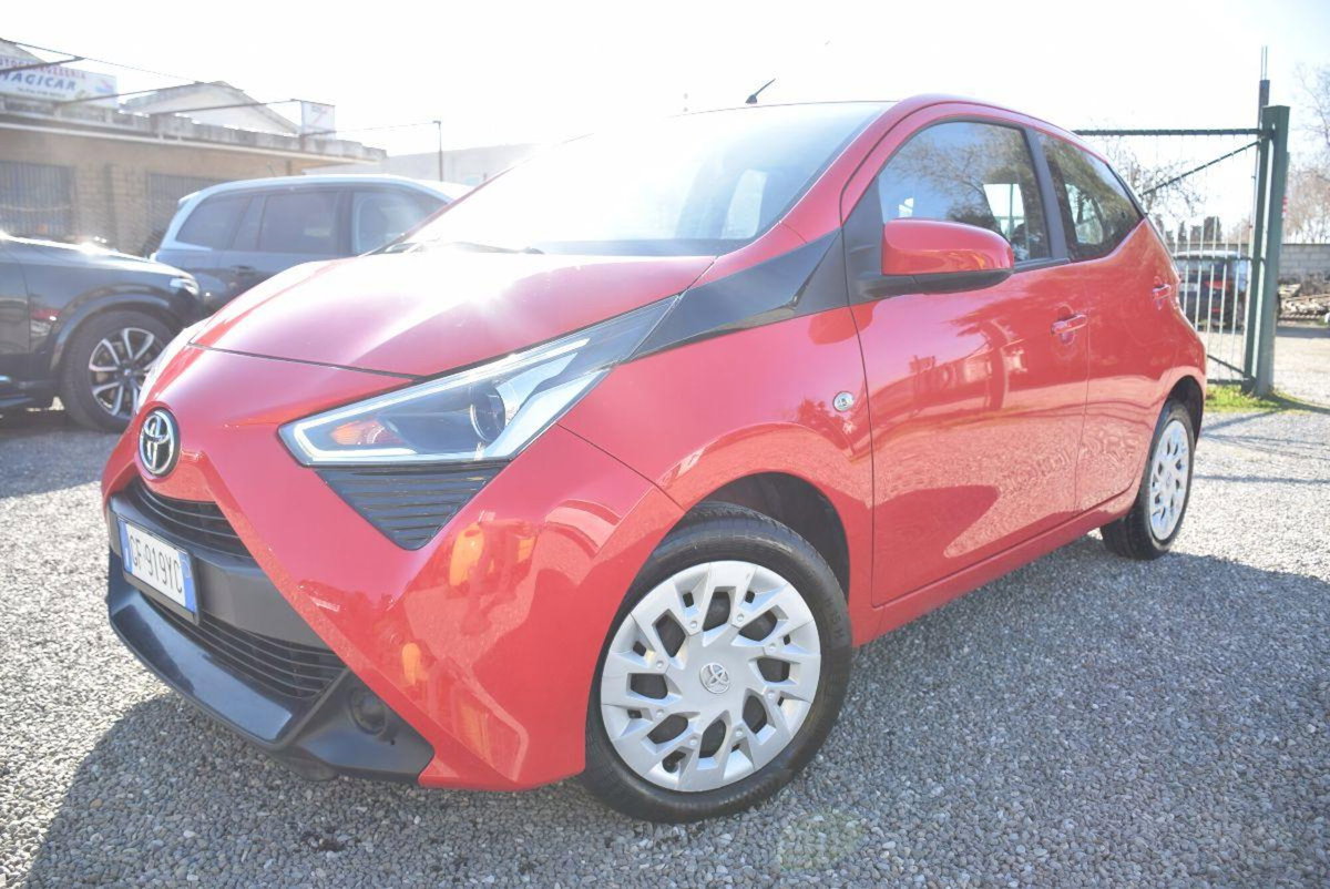 Toyota Aygo 1.0 VVT-i 72 CV 5 porte x-cool MMT (19)