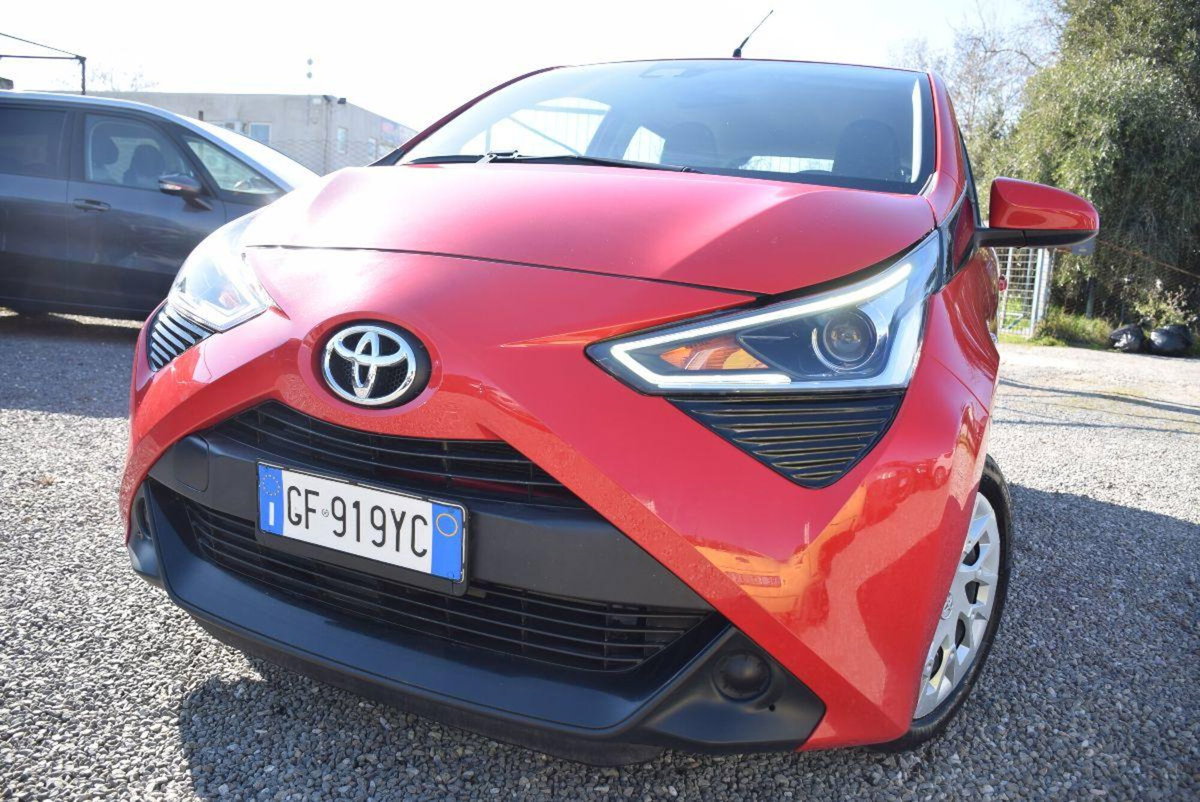 Toyota Aygo 1.0 VVT-i 72 CV 5 porte x-cool MMT (20)