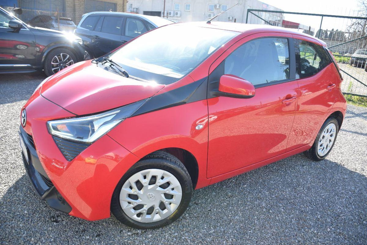 Toyota Aygo 1.0 VVT-i 72 CV 5 porte x-cool MMT (3)