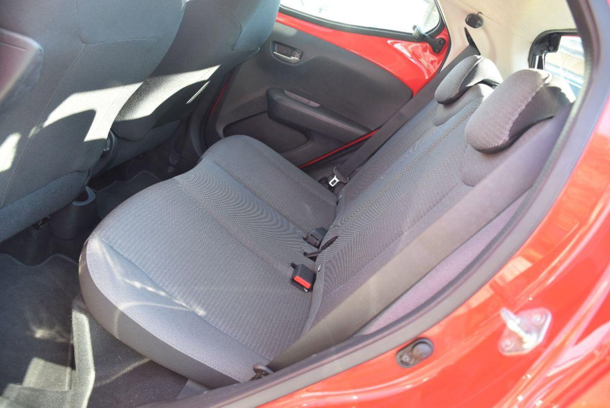 Toyota Aygo 1.0 VVT-i 72 CV 5 porte x-cool MMT (8)