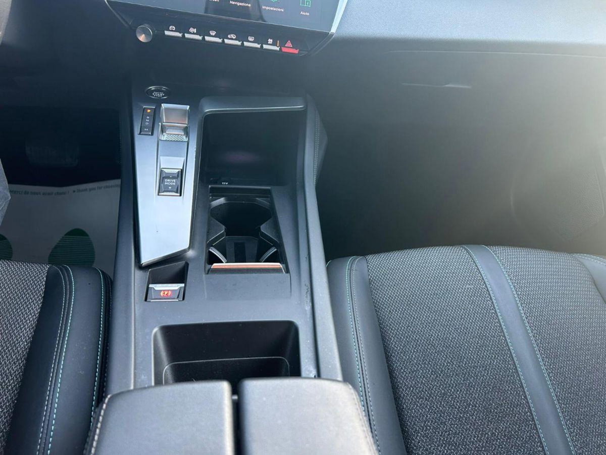 Peugeot 308 PureTech Turbo 130 S&S EAT8 Allure (13)