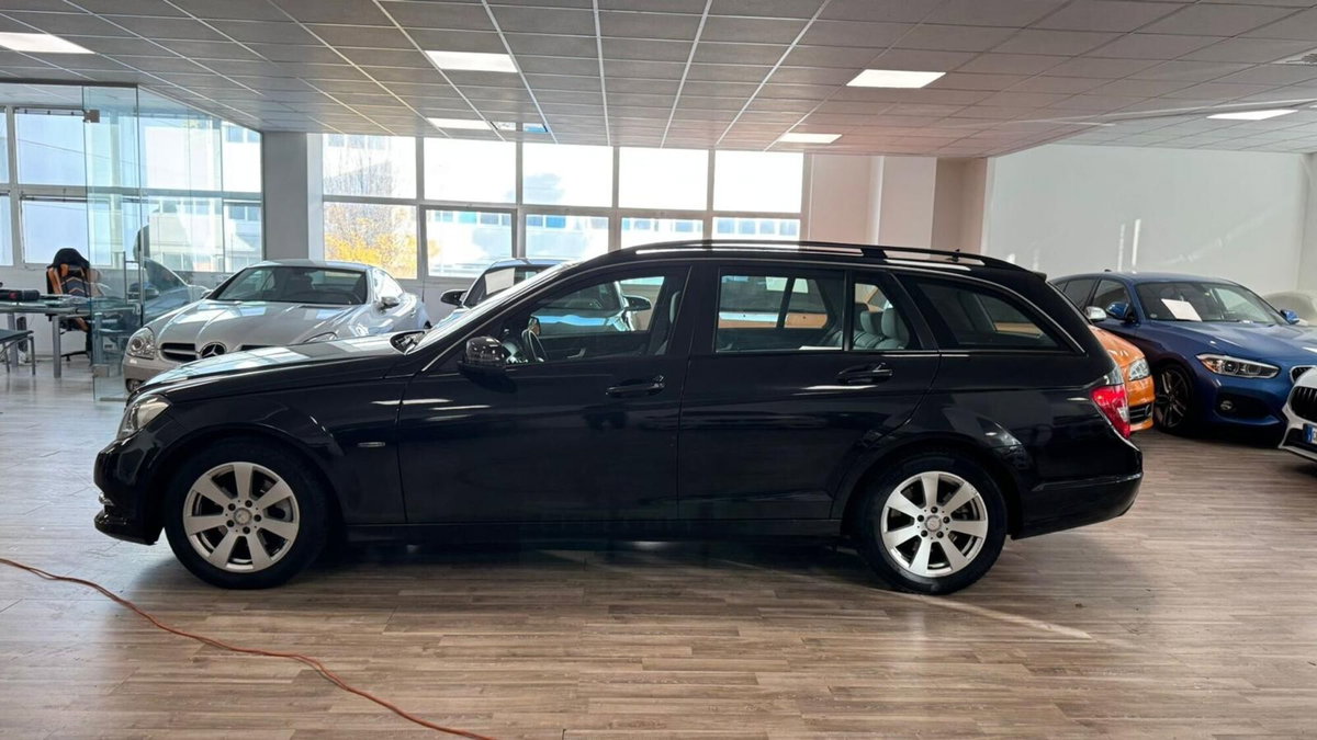 Mercedes-Benz Classe C Station Wagon 220 CDI BlueEFFICIENCY Executive (5)