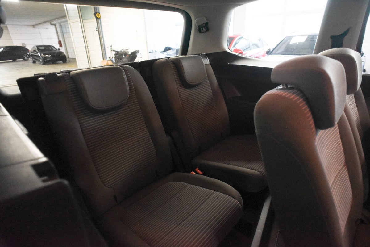 SEAT Alhambra 2.0 TDI CR DPF 4 Kids (11)