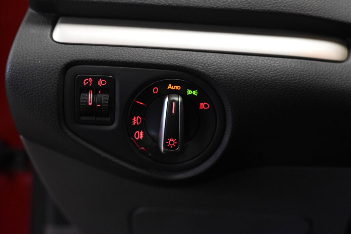 SEAT Alhambra 2.0 TDI CR DPF 4 Kids (16)