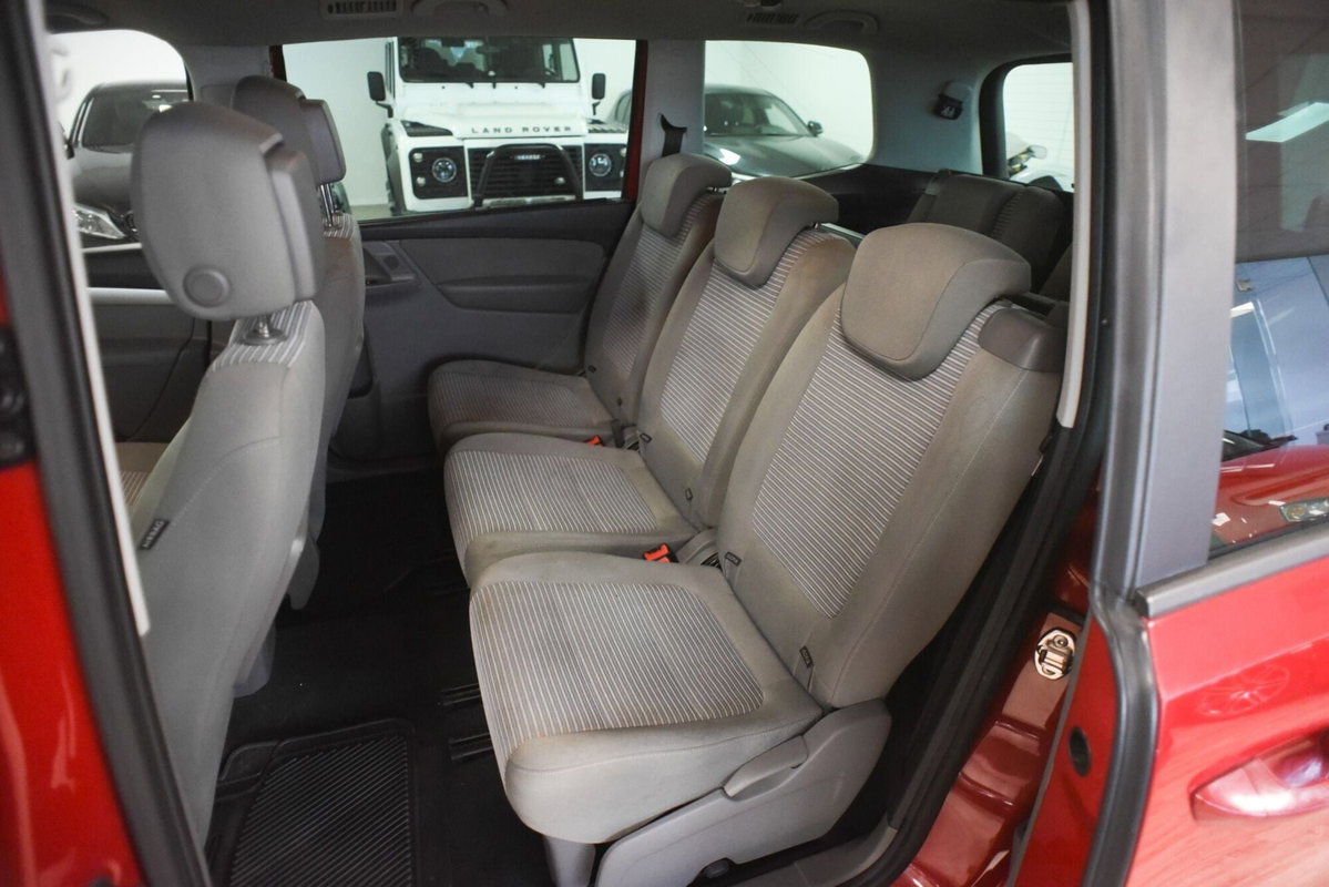 SEAT Alhambra 2.0 TDI CR DPF 4 Kids (9)