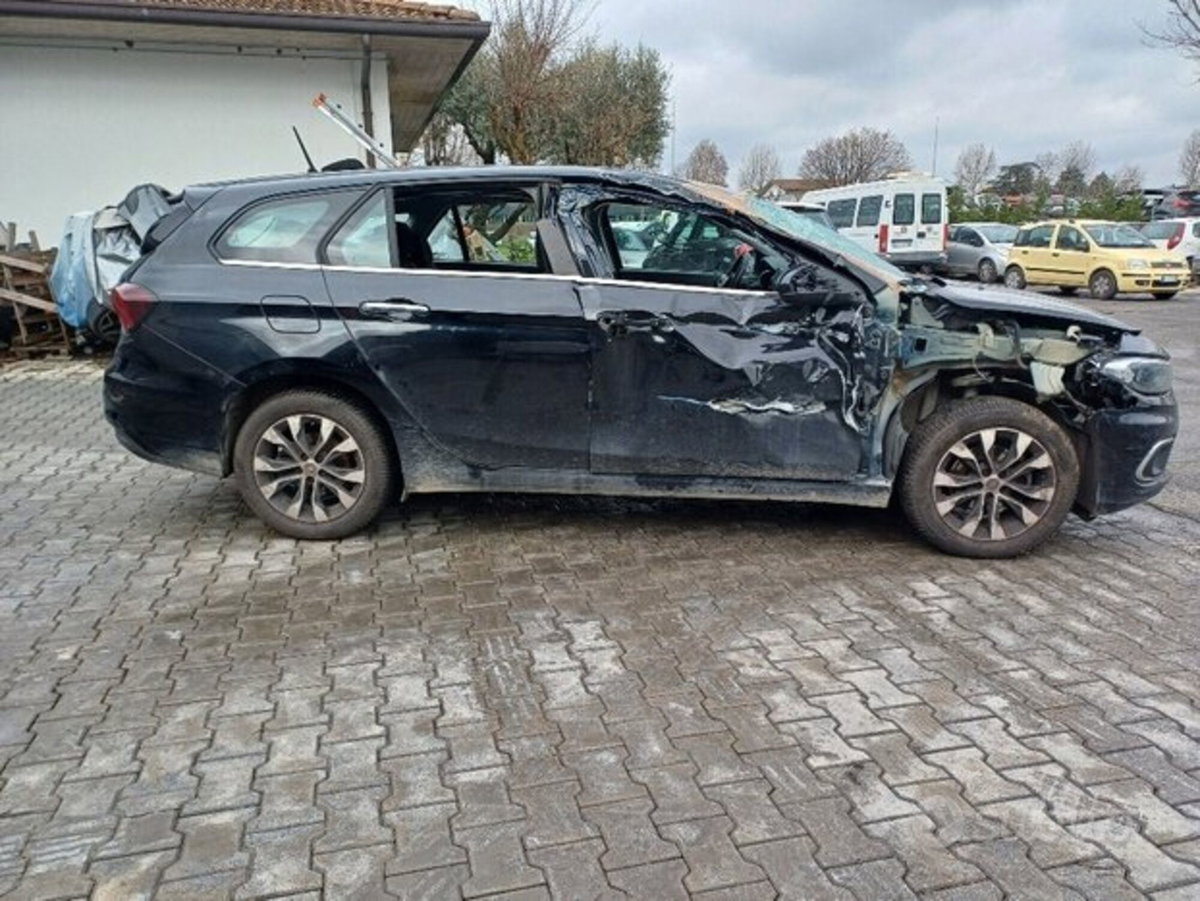 Fiat Tipo Station Wagon Tipo 1.6 Mjt S&S DCT SW S-Design (7)