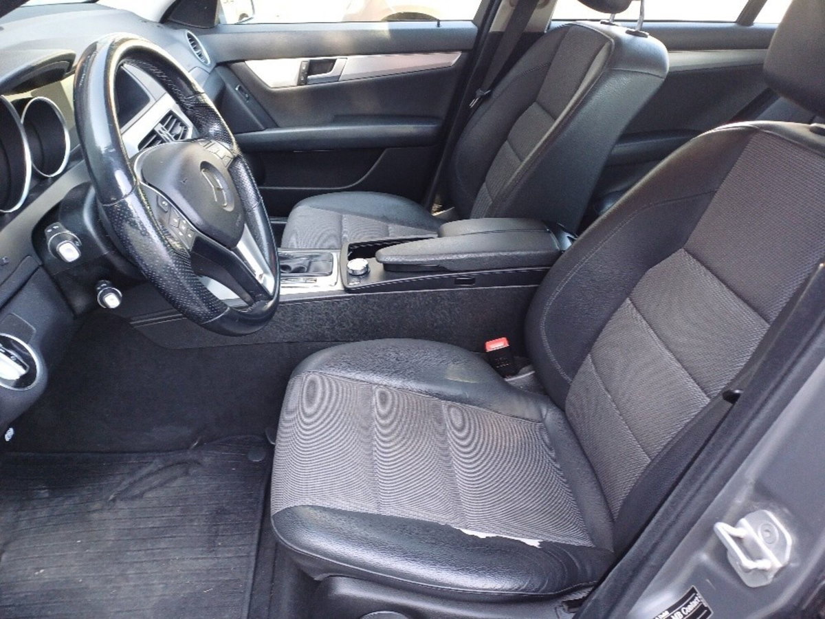Mercedes-Benz Classe C Station Wagon 220 CDI Avantgarde (12)