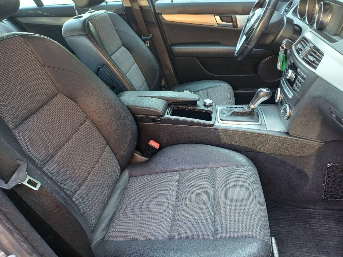 Mercedes-Benz Classe C Station Wagon 220 CDI Avantgarde (13)
