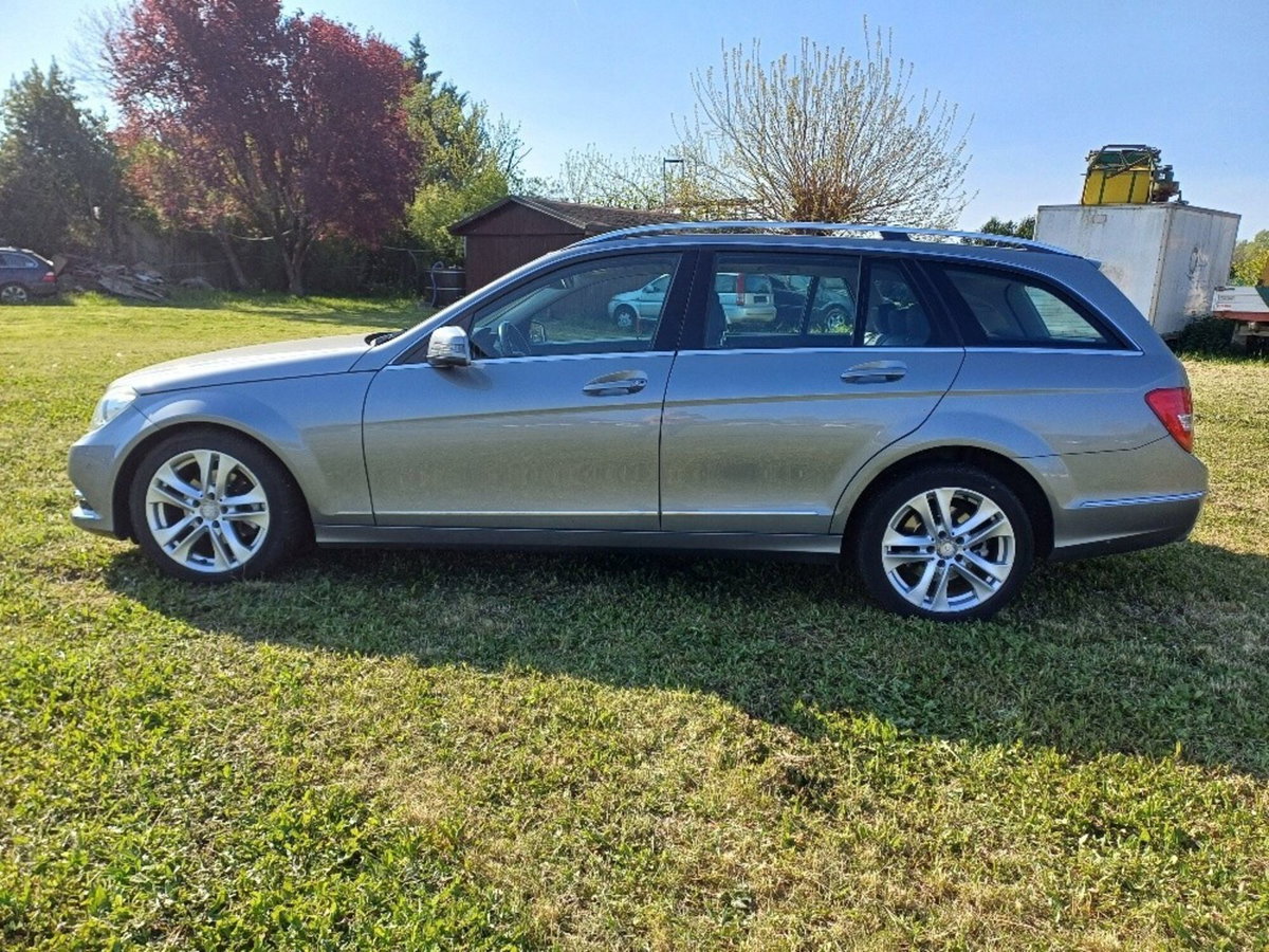 Mercedes-Benz Classe C Station Wagon 220 CDI Avantgarde (5)