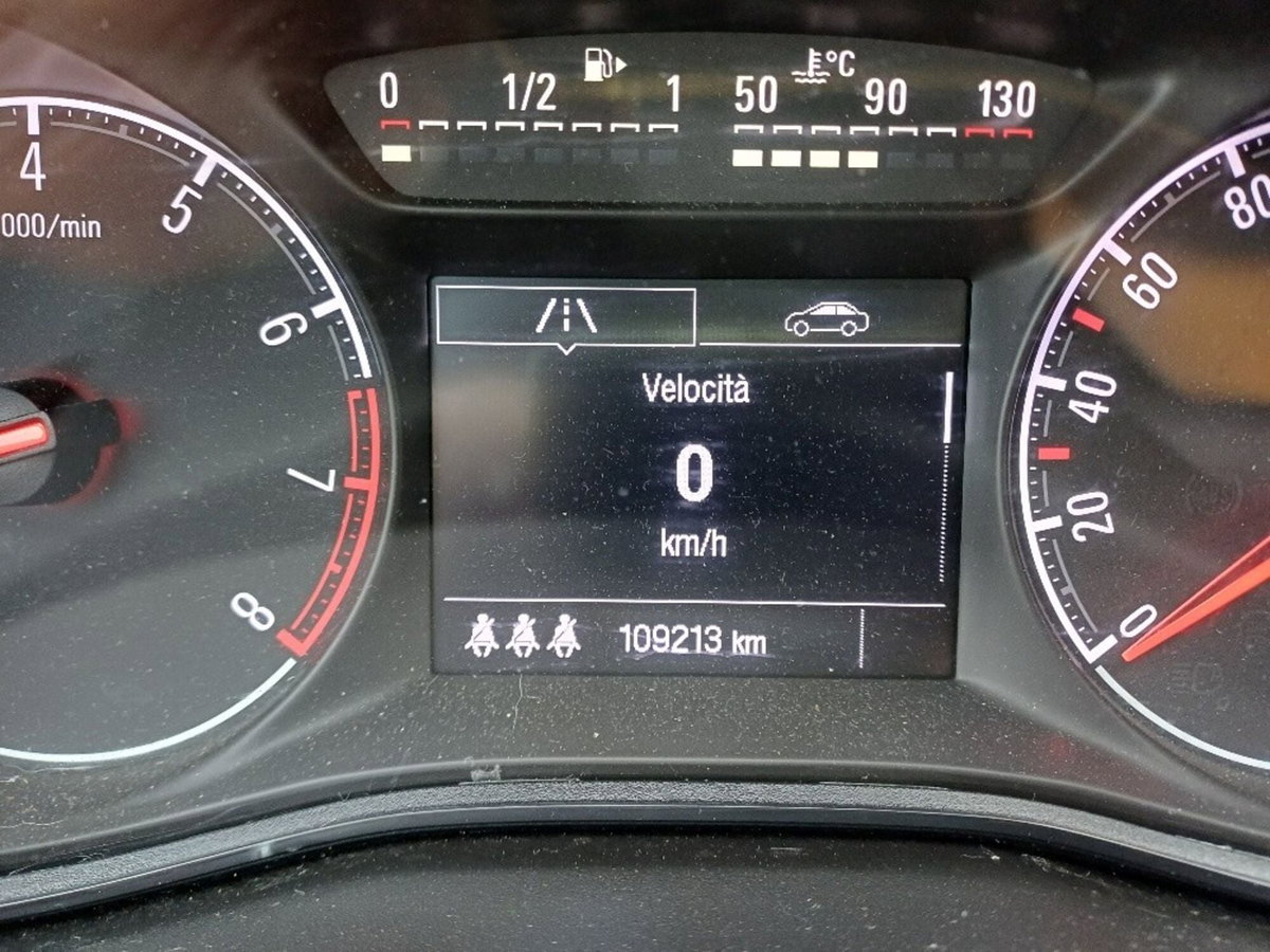 Opel Corsa Coupé 1.4 90CV GPL Tech b-Color (13)