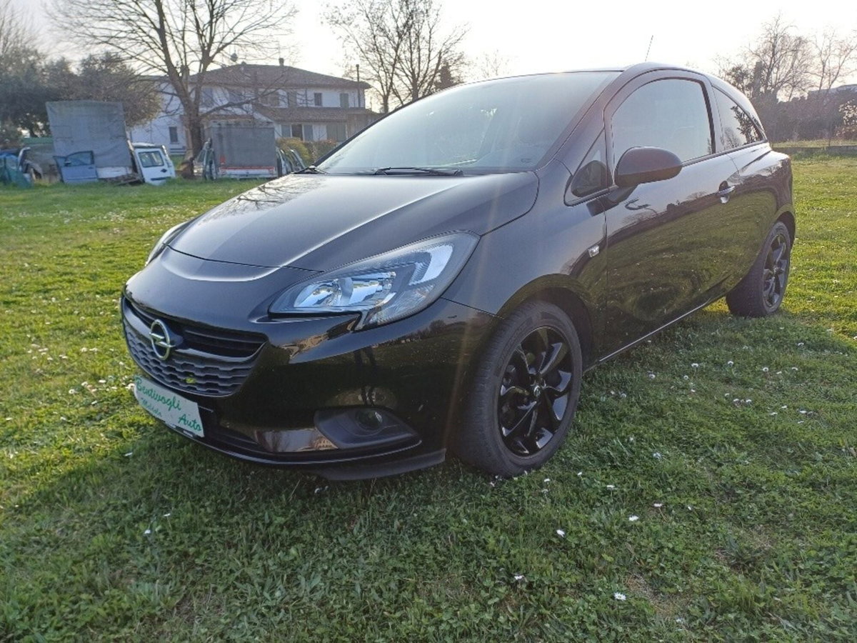 Opel Corsa Coupé 1.4 90CV GPL Tech b-Color (2)