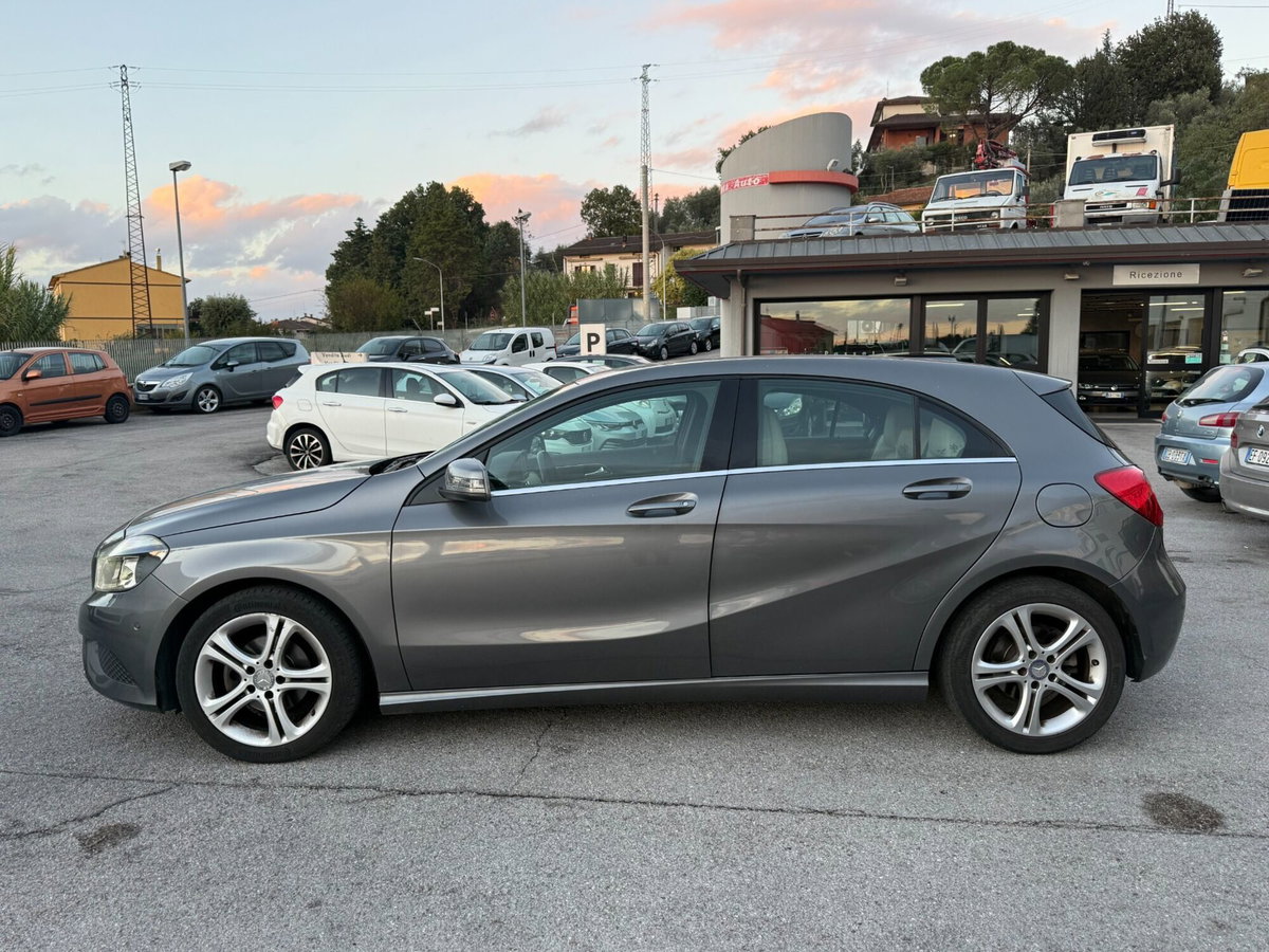 Mercedes-Benz Classe A 180 CDI Premium (2)