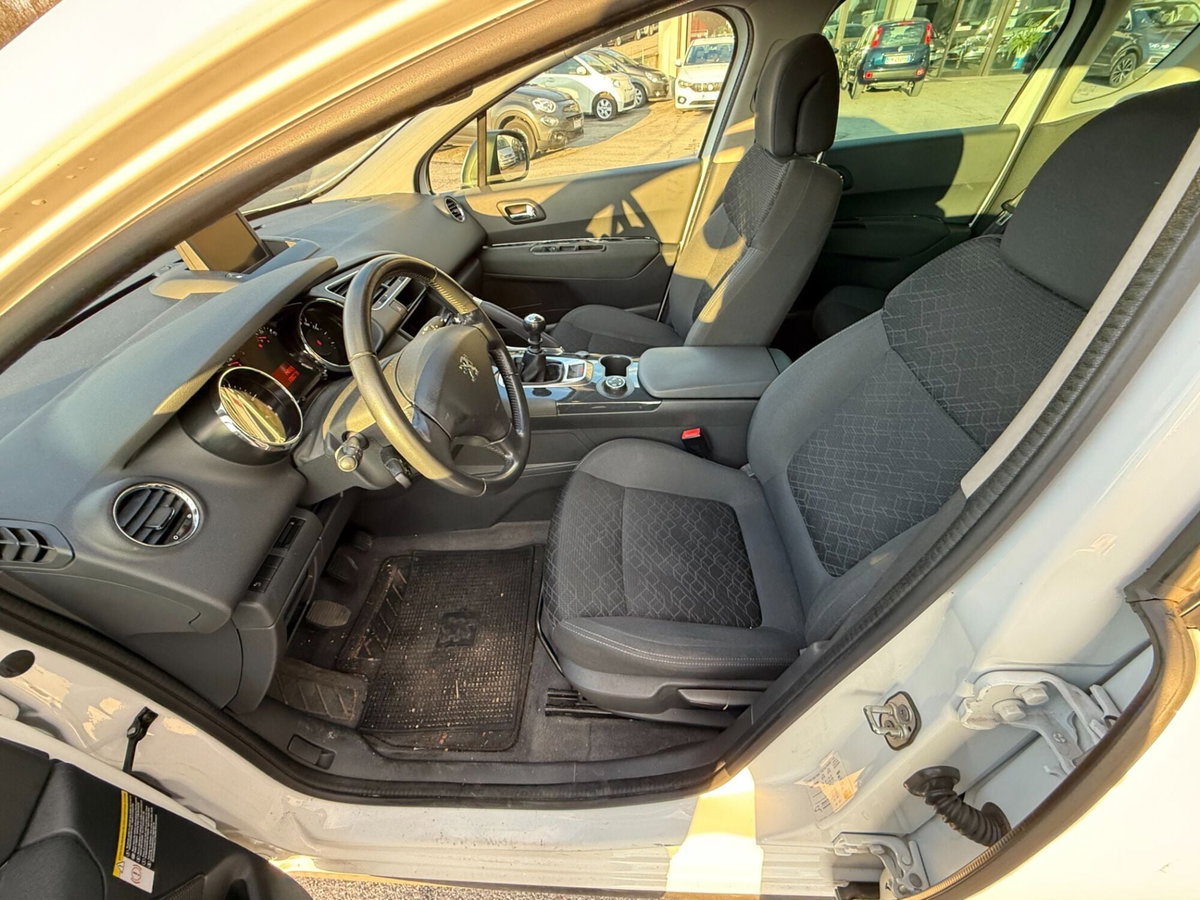 Peugeot 3008 1.6 HDi 115CV Active (10)