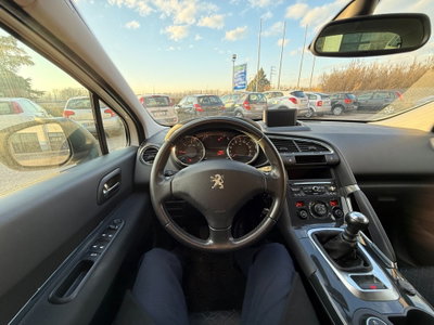 Peugeot 3008 1.6 HDi 115CV Active (11)