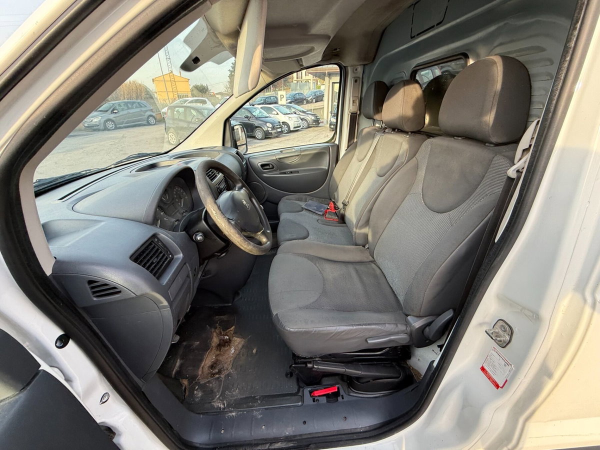 Peugeot Expert Furgone 2.0 HDi 125CV FAP PL-TA 12Q Furgone Vetrato (10)